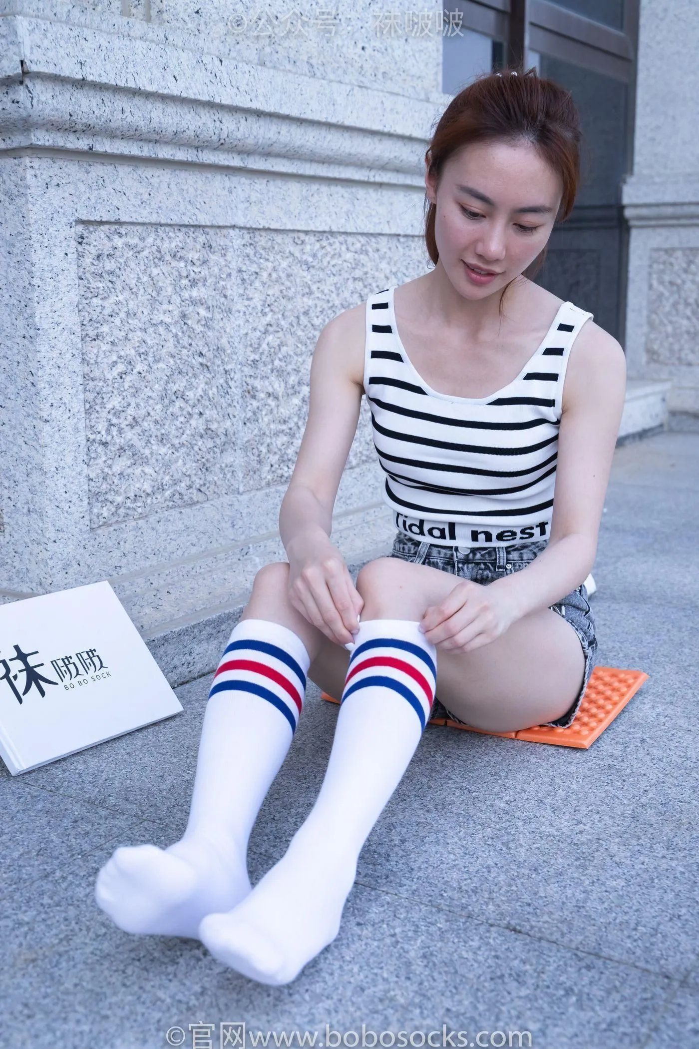 [BoBoSocks袜啵啵]NO.006 小米-运动鞋、白色小腿袜、裸足 [130P]插图7